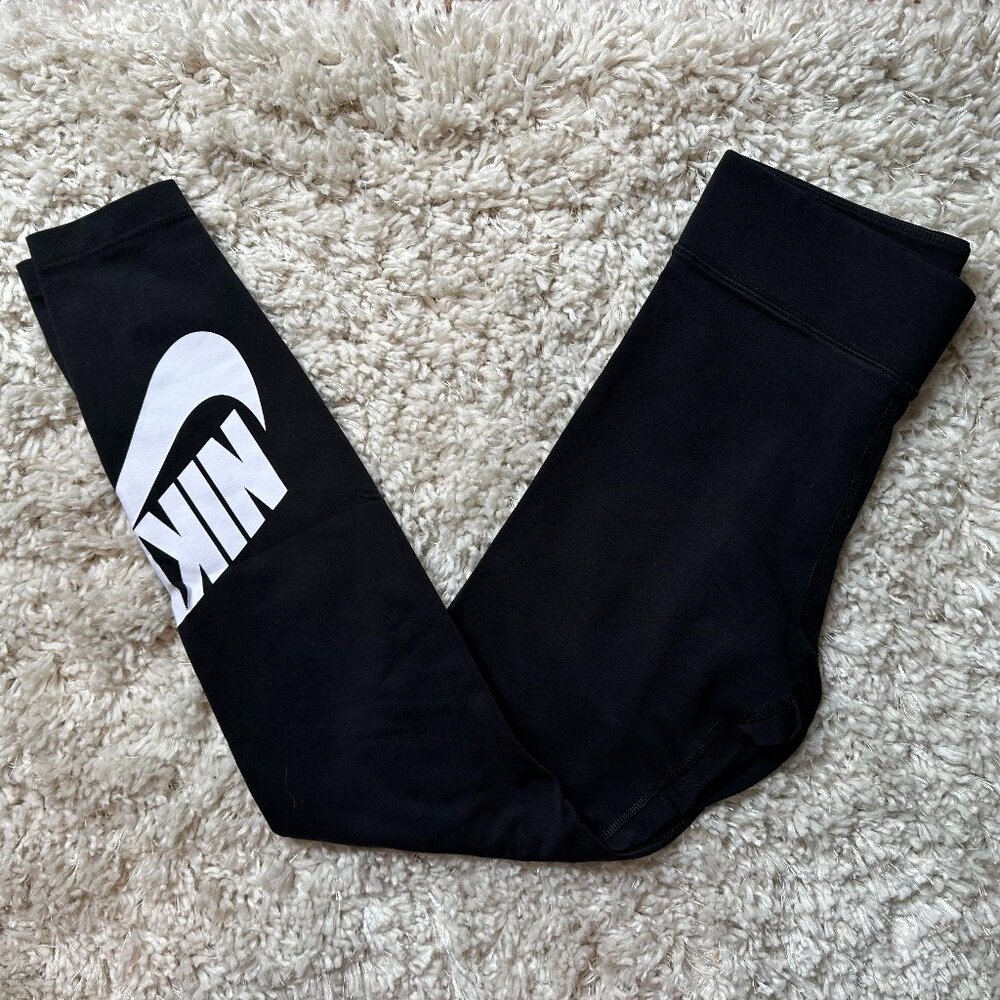 Nike Women's High-Waisted Graphic Leggings